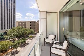 The Statler Dallas Curio Collection By Hilton