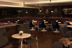 The Statler Dallas Curio Collection By Hilton