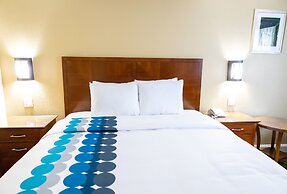 Baymont by Wyndham College Park Atlanta Airport South