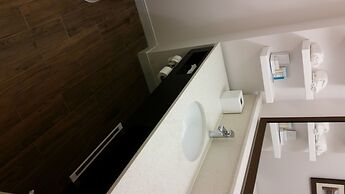 Hampton Inn Commerce