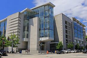 Le Meridien Washington, D.C., The Madison