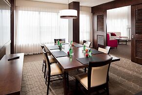 Delta Hotels by Marriott Edmonton South Conference Centre