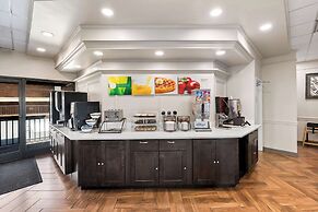 Quality Inn & Suites Fayetteville I-95