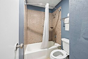 Quality Inn & Suites Fayetteville I-95