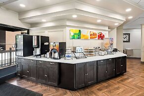 Quality Inn & Suites Fayetteville I-95