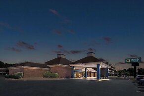 Quality Inn & Suites Fayetteville I-95