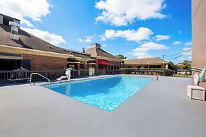 Quality Inn & Suites Fayetteville I-95