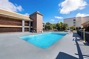 Quality Inn & Suites Fayetteville I-95