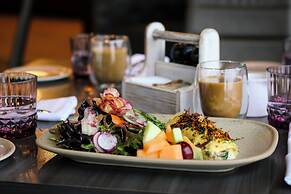 Delta Hotels by Marriott Kingston Waterfront