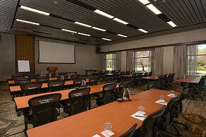 The Inverness Denver, a Hilton Golf & Spa Resort