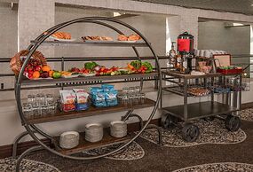 The Inverness Denver, a Hilton Golf & Spa Resort