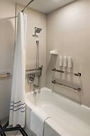 Oshkosh Marriott Waterfront Hotel & Convention Center