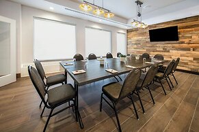 Oshkosh Marriott Waterfront Hotel & Convention Center