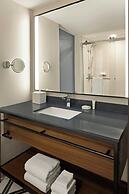 Oshkosh Marriott Waterfront Hotel & Convention Center