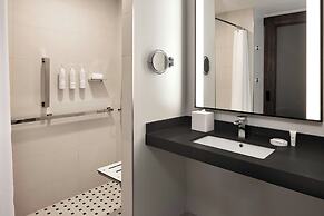 Oshkosh Marriott Waterfront Hotel & Convention Center