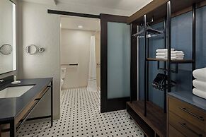 Oshkosh Marriott Waterfront Hotel & Convention Center