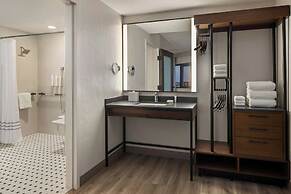 Oshkosh Marriott Waterfront Hotel & Convention Center