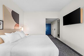 Spark by Hilton Green Bay