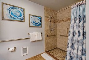 Embarcadero Resort Hotel & Marina