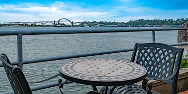 Embarcadero Resort Hotel & Marina