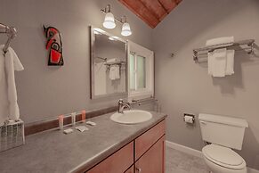 Embarcadero Resort Hotel & Marina