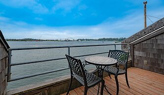 Embarcadero Resort Hotel & Marina