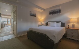 Embarcadero Resort Hotel & Marina