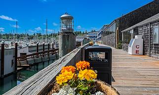 Embarcadero Resort Hotel & Marina