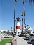 Harbor Inn & Suites