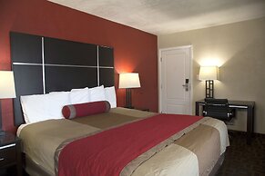 Harbor Inn & Suites