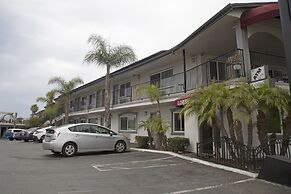 Harbor Inn & Suites