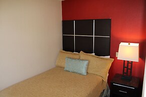 Harbor Inn & Suites