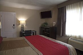 Harbor Inn & Suites