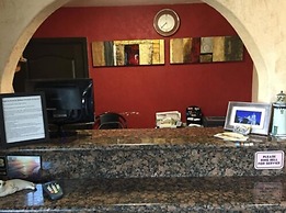 Harbor Inn & Suites