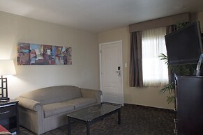 Harbor Inn & Suites