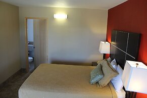 Harbor Inn & Suites