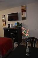 Harbor Inn & Suites