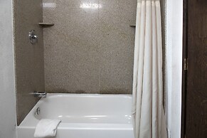 Harbor Inn & Suites