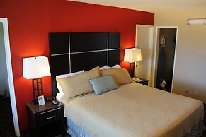 Harbor Inn & Suites