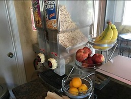 Harbor Inn & Suites
