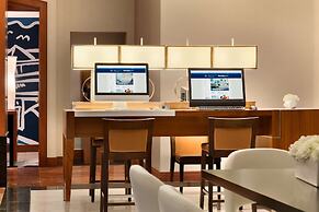 Hilton Chicago/Magnificent Mile Suites