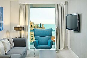 Hilton Chicago/Magnificent Mile Suites