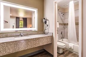 Econolodge Inn & Suites - Murfreesboro I-24 Exit 78B