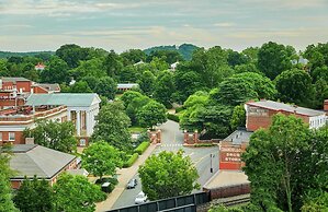 Graduate by Hilton Charlottesville