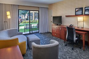 Courtyard by Marriott Detroit Dearborn