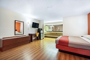 Motel 6 Covington, TN
