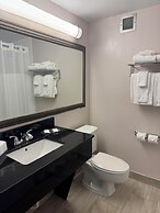 Clarion Inn & Suites Miami International Airport