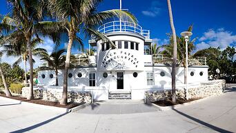 Clarion Inn & Suites Miami International Airport