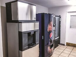 La Quinta Inn by Wyndham Moline Airport