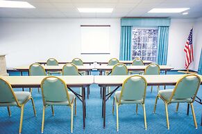 La Quinta Inn by Wyndham Moline Airport